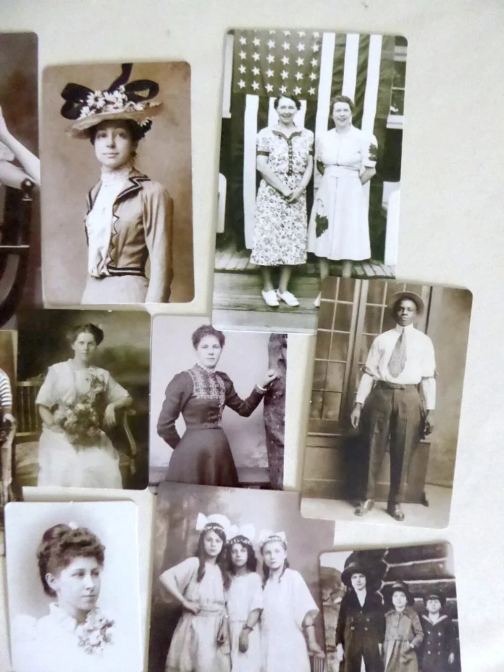 TIM HOLTZ IDEA-OLOGY VINTAGE PORTRAITS ANTIQUE PHOTOS CRAFT SCRAPBOOKING 25 qty